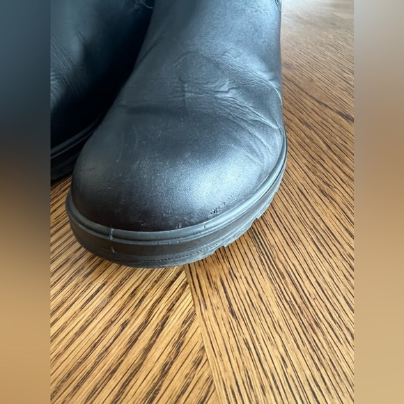 Blundstones - Picture 2 of 6